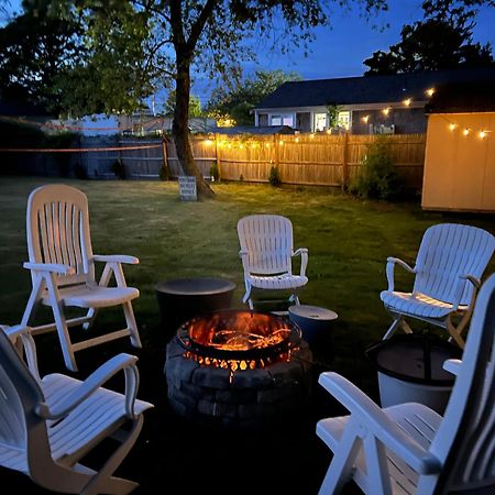 A Cozy Cape House Steps To Restaurants & Beaches ~1.4 Miles Down Scenic Roads Yarmouth Port Exteriör bild